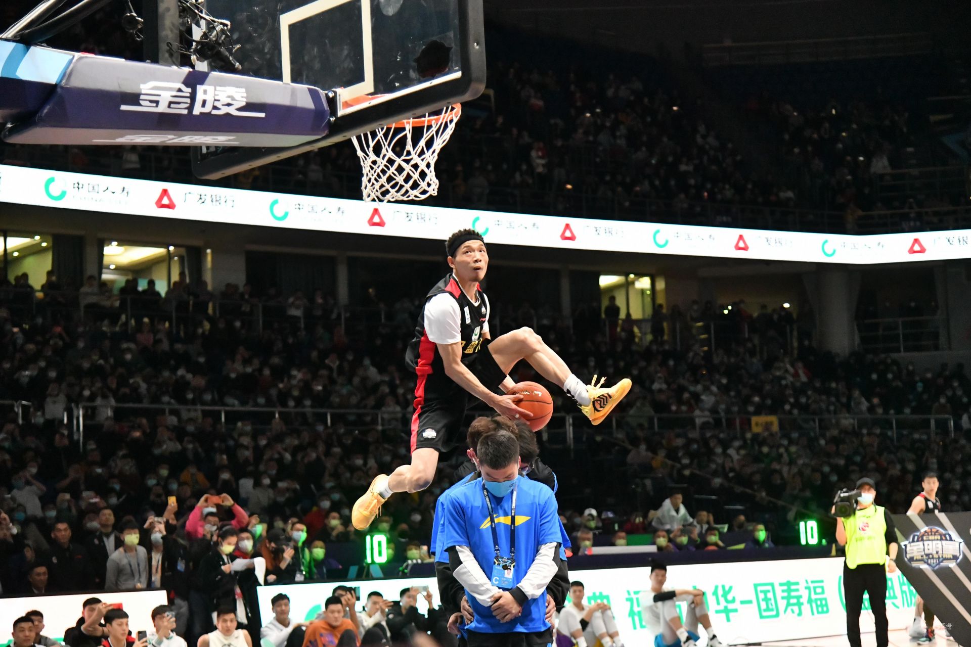 姆贝莫的综 姆贝莫的综