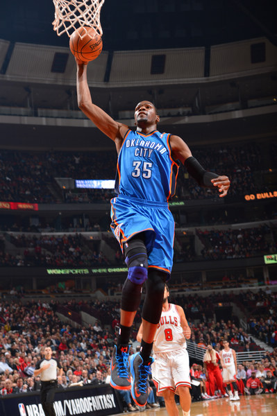 并在进攻端 并在进攻端