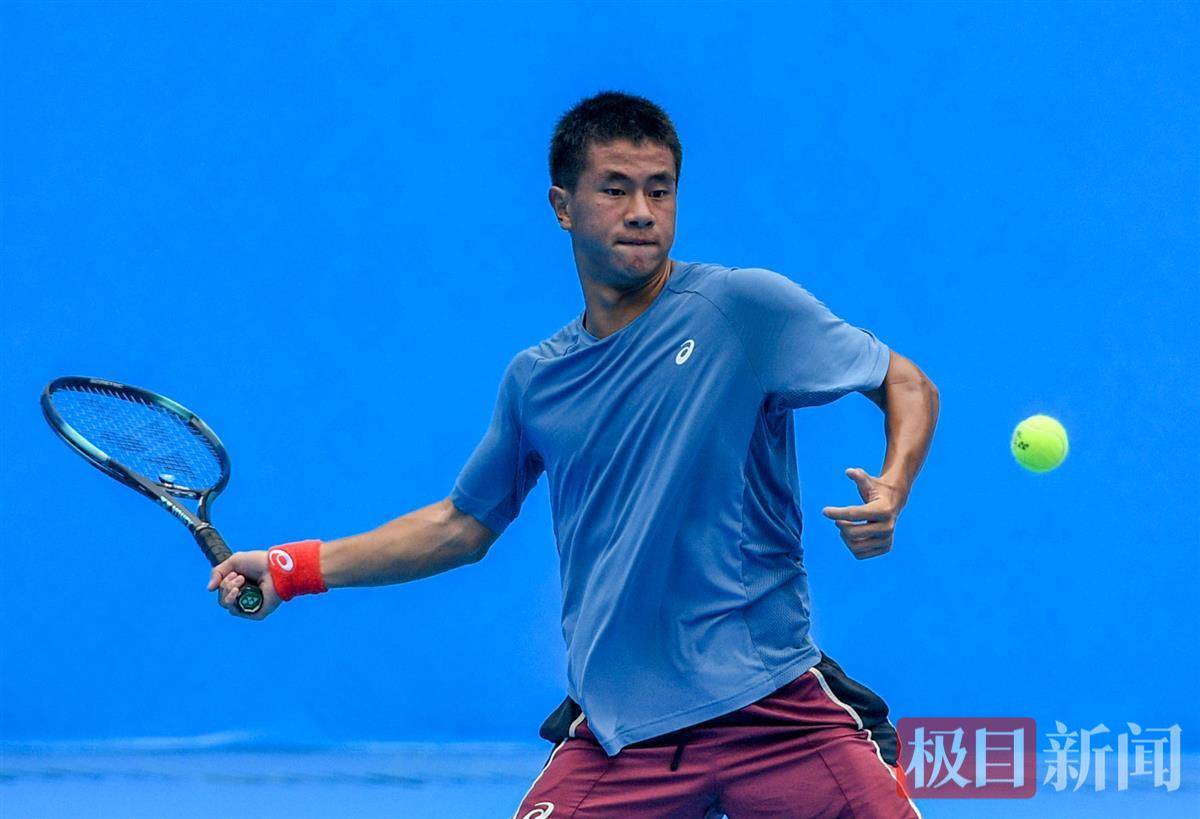 他虽然在热 他虽然在热